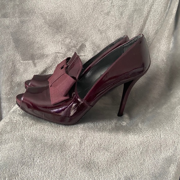 Designer Shoe - Picture 3 of 5